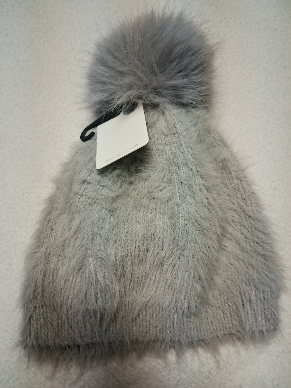 4/20$ Plush Light Gray Faux Fur Pom Beanie - Unbranded